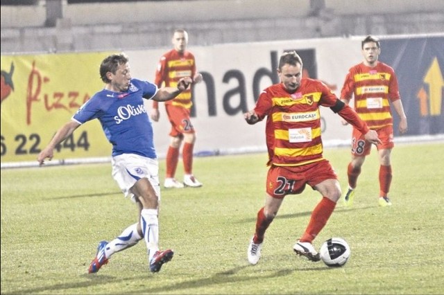 W ostatnim meczu z Lechem Poznań Jagiellonia wygrała u siebie 2:0, a jedną z bramek zdobył Tomasz Frankowski (przy piłce)