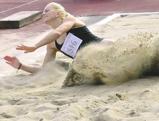 Karolina Tymińska ma 26 lat. Zajęła trzecie miejsce w plebiscycie "Złote kolce&#8221; wśród najlepszych polskich lekkoatletek w sezonie 2010. Ale to nie tylko świetna wieloboistka. W notowaniu jednego z męskich magazynów znalazła się w dziesiątce... najgorętszych naszych sportsmenek.