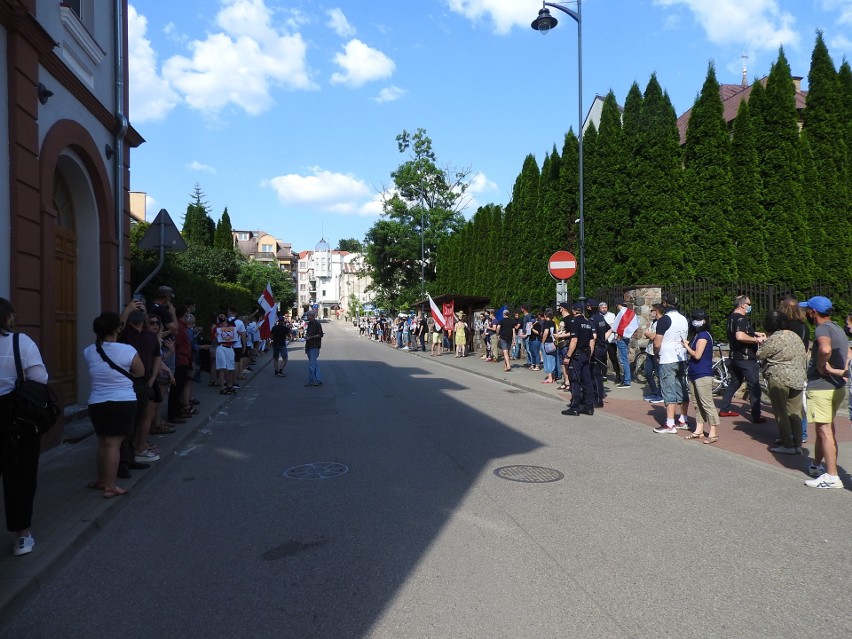 Protest przed konsulatem Białorusi. Białystok 26.06.2020