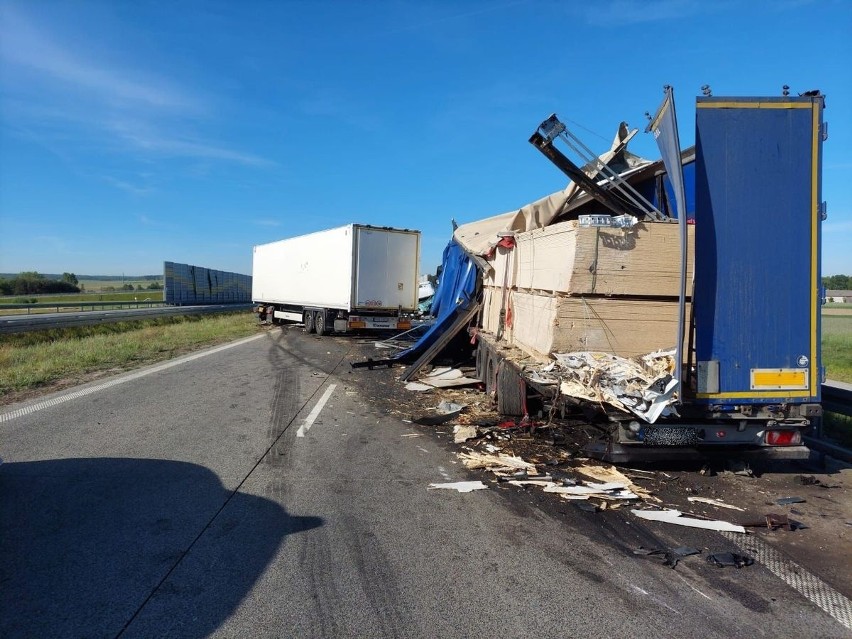 Wypadek ciężarówek na S8.