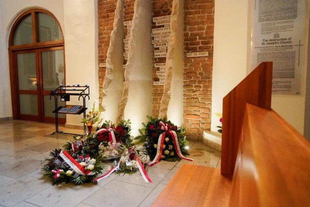 Epitafium poświęcone ofiarom żołnierzy Armii Czerwonej, spalonym w gdańskim kościele św. Józefa