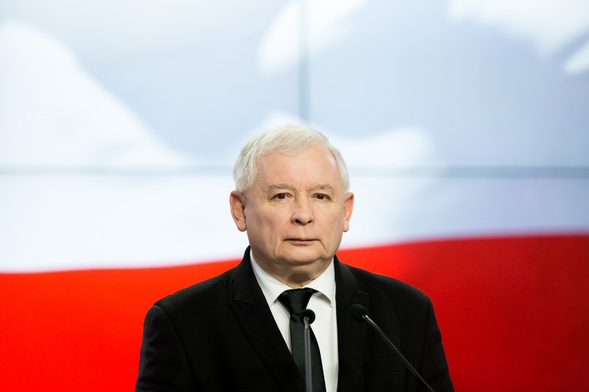 Lepiej oceniamy PiS niż jego pomysły 