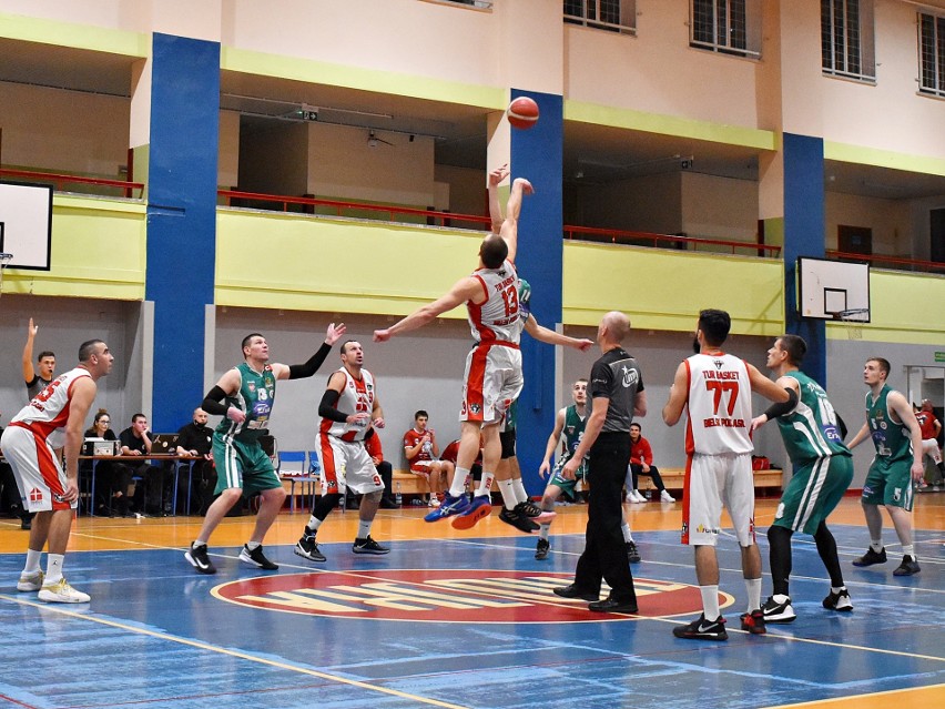 W Rogatych Derbach lepsi koszykarze Tura Basket Bielsk...