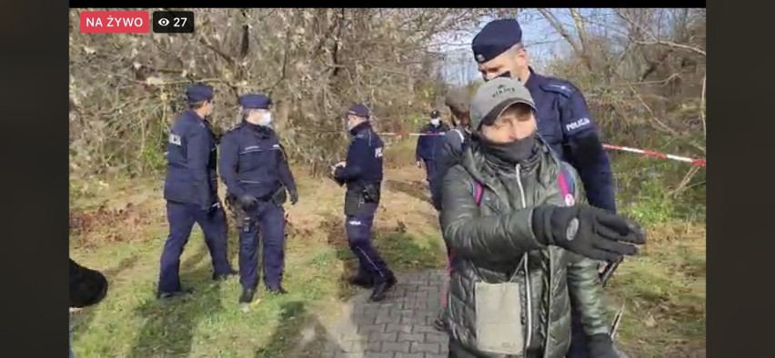 Kraków. Akcja mieszkańców przeciwko wycince drzew na terenie przylegającym do byłego obozu KL Plaszow. Interweniowała policja