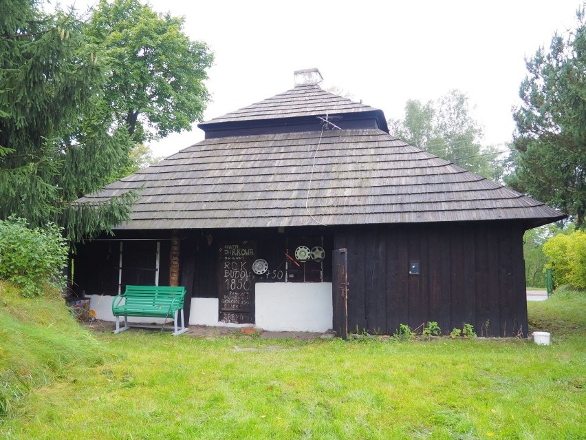 Muzeum Wsi Kieleckiej kupiło modrzewiowy „Kałamarzyk”. Obecnie stoi w Suchedniowie, będzie przeniesiony do Tokarni [ZDJĘCIA]