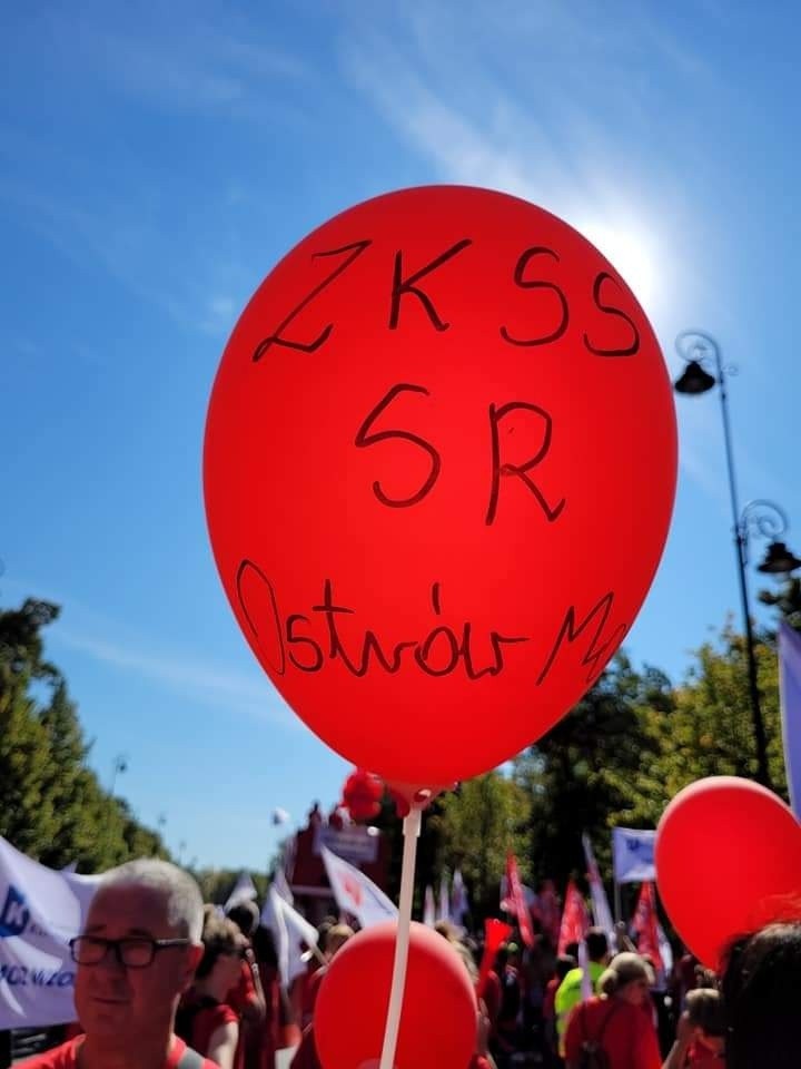 Pracownicy Sądu Rejonowego w Ostrowi Mazowieckiej też protestują. 10.09.2021 odbył się ogólnopolski protest pracowników sądów i prokuratur