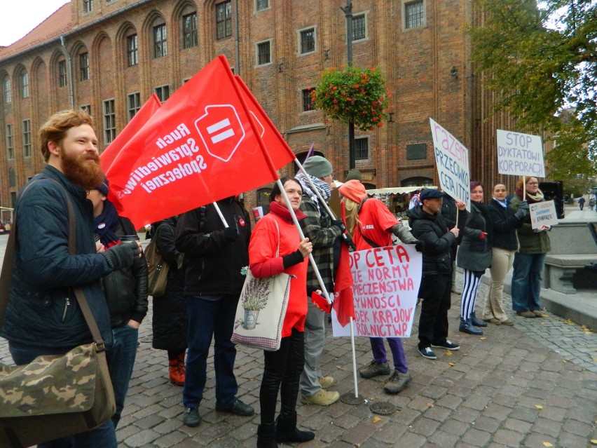 CETA i Biebera zostawmy w Kanadzie. Tak protestował Toruń [zdjęcia]