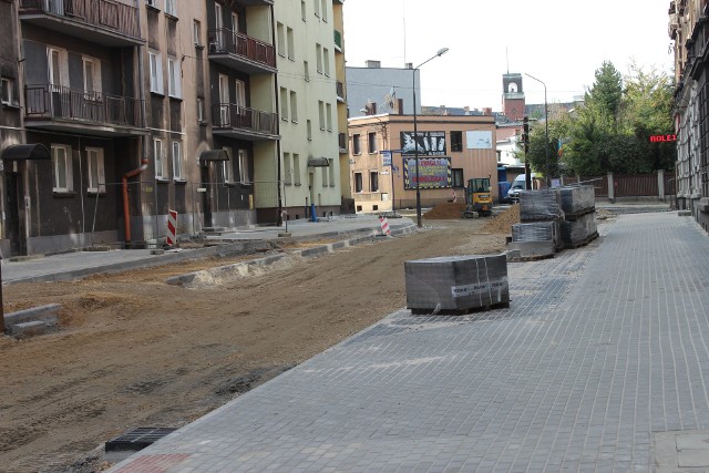 Trwa remont ul. Powstańców Śląskich w Tarnowskich Górach. Zobacz kolejne zdjęcia. Przesuwaj zdjęcia w prawo - naciśnij strzałkę lub przycisk NASTĘPNE >>>