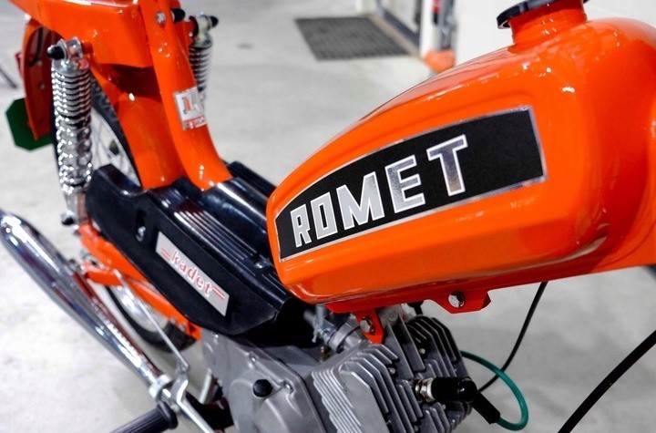 Odrestaurowany Romet Kadet M-780 cieszy się sporą popularnością w aukcji WOŚP [ZDJĘCIA]