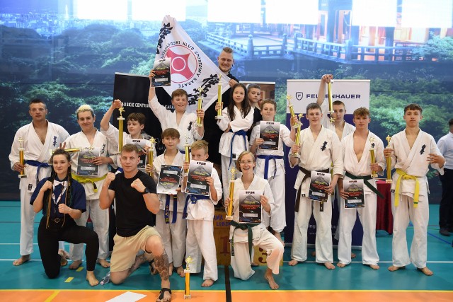 Reprezentanci Zielonogórskiego Klubu Sportowego Karate Kyokushin zdobyli w Lubsku 14 medali.
