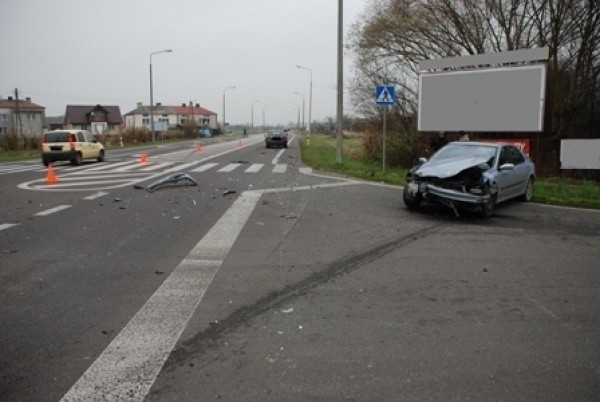 Wypadek w Radzyniu Podlaskim: Renault zderzył się z toyotą