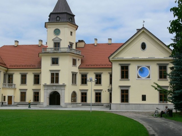 Odremontowany zamek w Dzikowie, to jeden z dwóch obiektów działających w ramach Muzeum Historycznego Miasta Tarnobrzega.