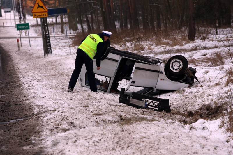 Dachowanie cinquecento koło Łężycy