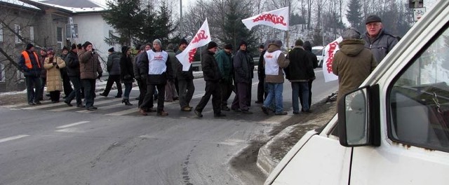 Blokada drogi Sanok &#8211; Ustrzyki Dolne rozpoczęła się dzisiaj w południe.