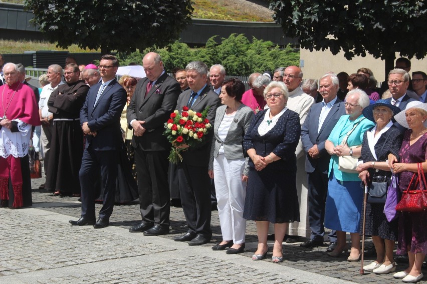 W Katowicach odsłonięto pomnik kardynała Augusta Hlonda