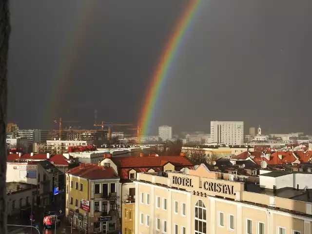 Niesamowita tęcza nad Białymstokiem. Pojawiła się tylko na chwilę. Zdążyłeś zobaczyć?