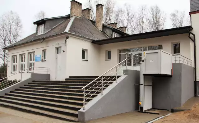 W Ruskim Brodzie, w dawnej szkole, jest teraz ośrodek dla seniorów.