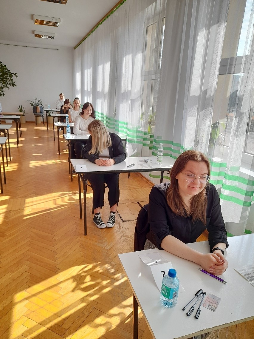 Matura 2022 z języka polskiego w Zespole Szkół w Połańcu. Do egzaminu przystąpiło 78 absolwentów 