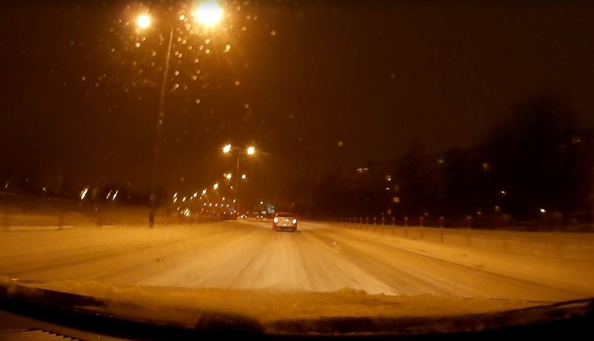 Zima 2016 Białystok. Są kłopoty ze śniegiem. Będą kary za złe odśnieżanie (wideo)