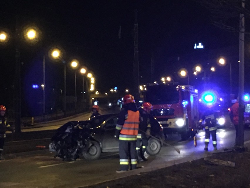Kraków. Groźny wypadek przy moście Kotlarskim [ZDJĘCIA INTERNAUTY]