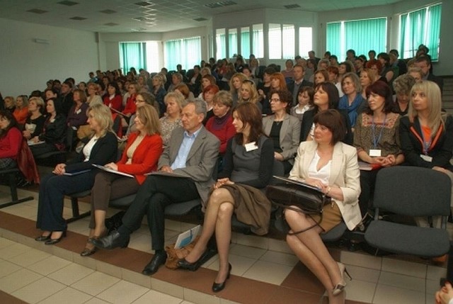 Konferencja spotkała się z dużym zainteresowaniem, miedzy innymi, pedagogów, nauczycieli i logopedów. Wzięło w niej udział łącznie około stu czterdziestu osób