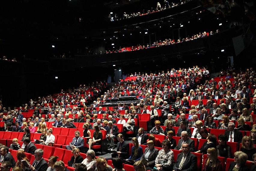 Aleksandra Kurzak i Roberto Alagna na scenie w Centrum...