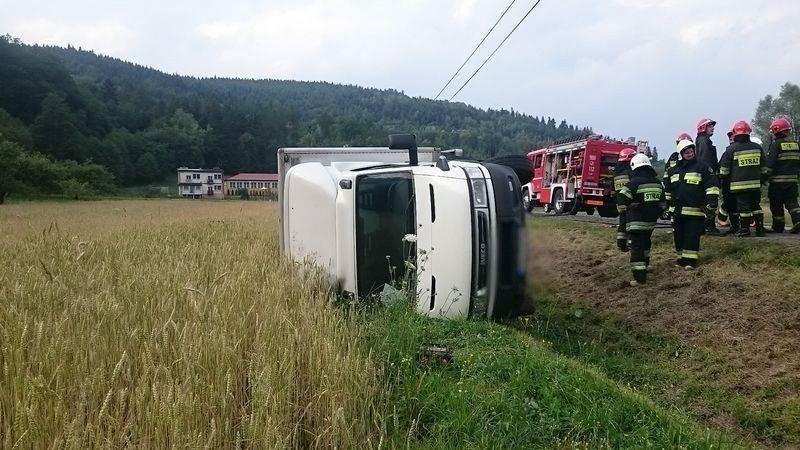 DK 75. Wyglądający groźnie wypadek na szosie krakowskiej [ZDJĘCIA]