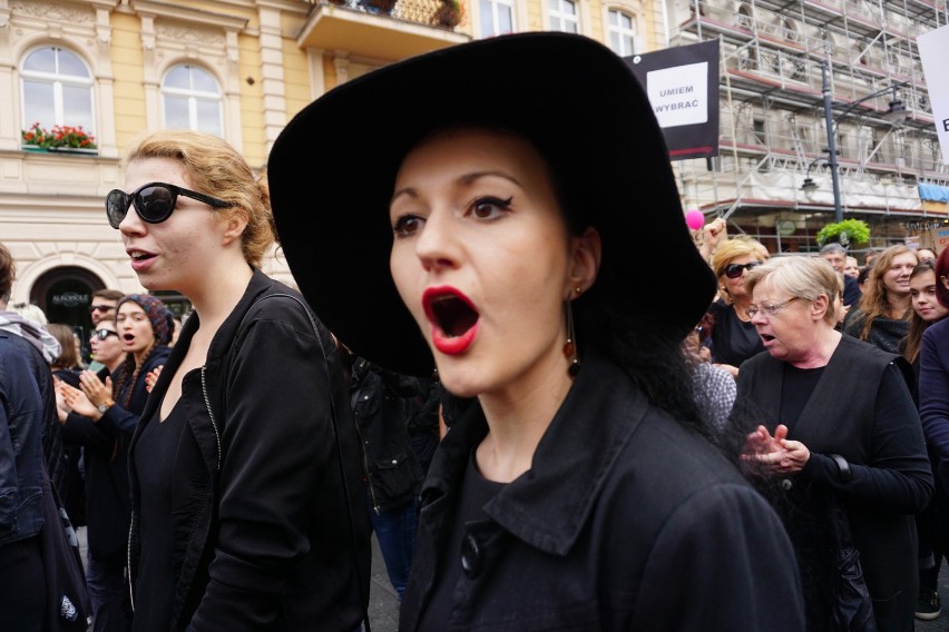 Czarny protest, czyli strajk kobiet. Tak wglądała...