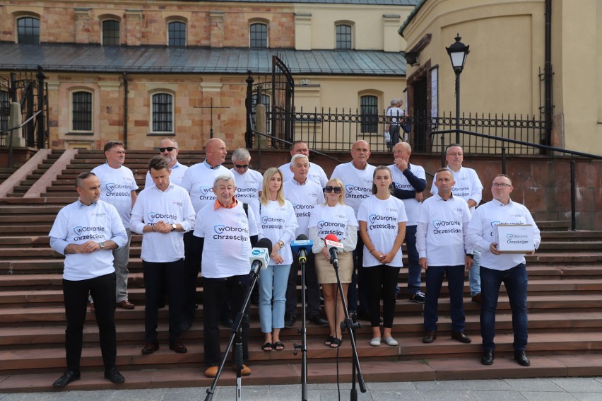Solidarna Polska zbiera podpisy pod obywatelskim projektem ustawy w obronie chrześcijan. W regionie zebrano ich już 3 tysiące