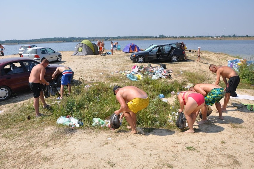 Wielkie sprzątanie plaży nad Pogorią IV