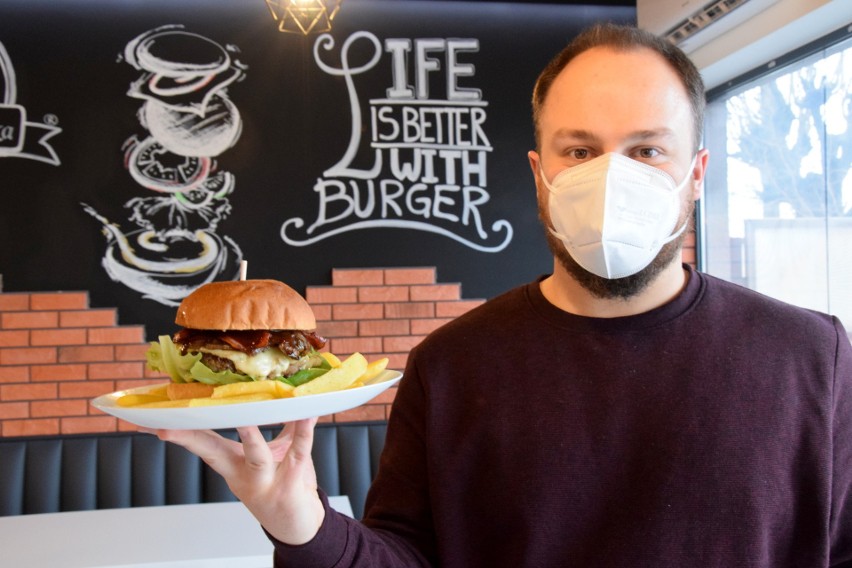 We Włoszczowie działa Krówka i Połówka. Jaki jest sekret ich pysznych burgerów? (WIDEO, zdjęcia)