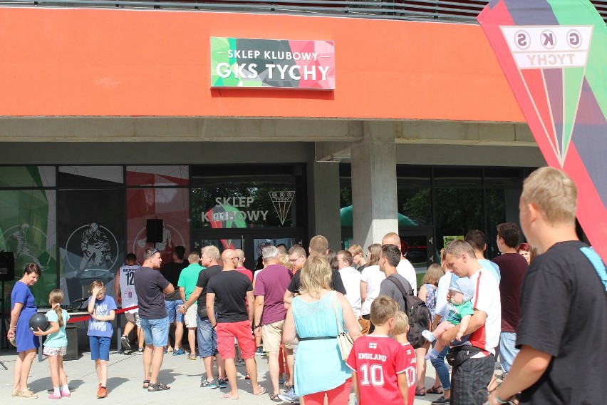 Sklep GKS-u Tychy oficjalnie otwarty ZDJĘCIA Z OTWARCIA