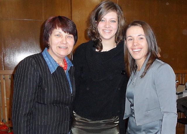 Marta Wieliczko (w środku) z medalistkami olimpijskimi - swoją mamą ( z lewej) Małgorzatą Dłużewską-Wieliczko - medalistką z Moskwy oraz Magdą Fularczyk-Kozłowską, medalistką z Londynu