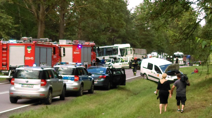 Wypadek pod Wasilkowem. Łącznie w karambolu brały udział 24...