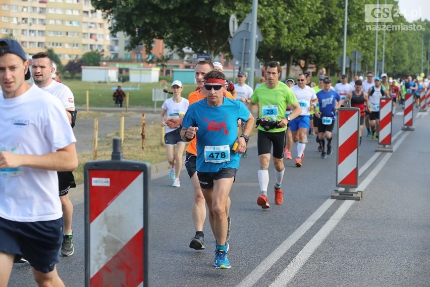 Maraton Szczeciński 2018: pół tysiąca biegaczy! [DUŻO ZDJĘĆ, WIDEO]