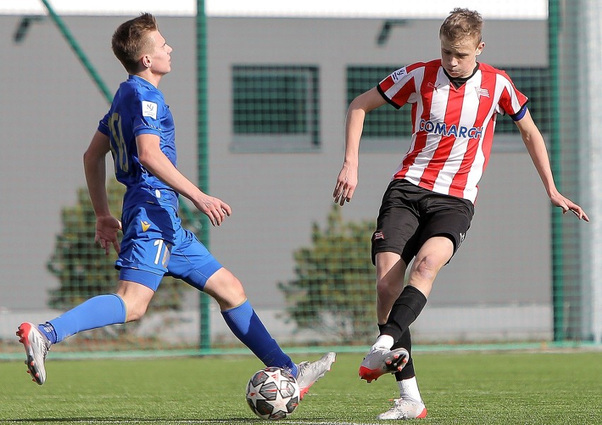 Kuba Pestka gra w zespole juniorów Cracovii