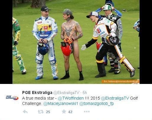 Tai Woffinden zaprezentował się w kasku, w samym kasku...