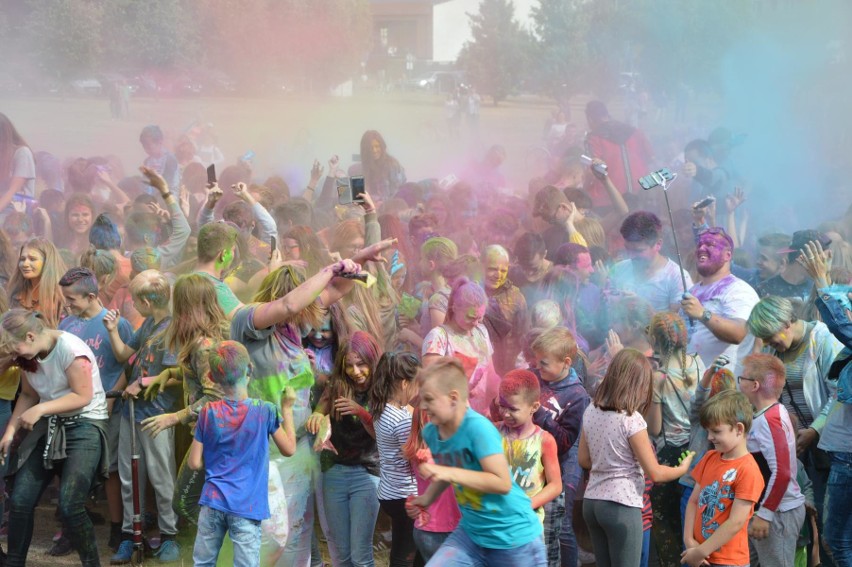 Holi Festival 2019 - Święto Kolorów w Łowiczu [ZDJĘCIA]