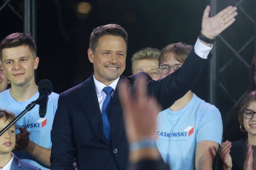 Rafał Trzaskowski podczas wieczoru wyborczego