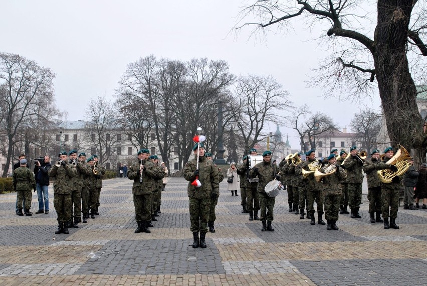 Urodziny Marszałka Piłsudskiego na pl. Litewskim (ZDJĘCIA)