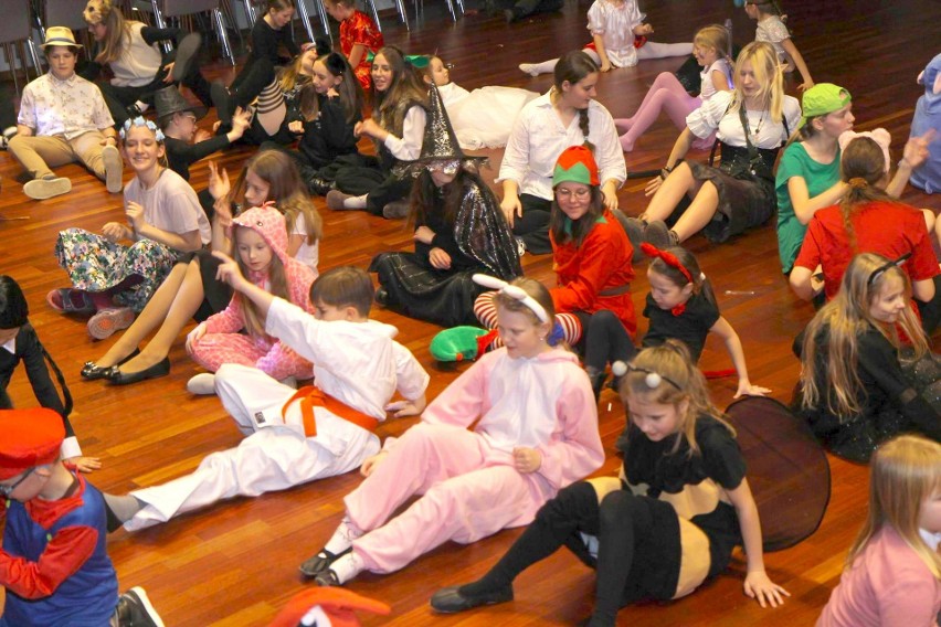 W szkole muzycznej w Chełmnie dzieci bawiły się na balu...