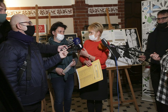 Do udziału zachęcano podczas konferencji władz miasta w ratuszu