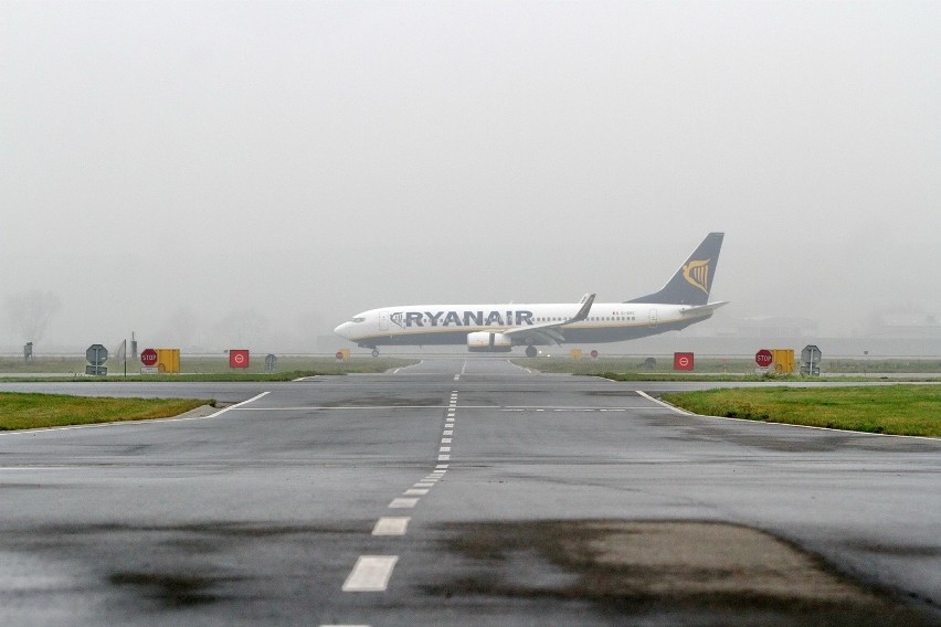 Samolot z Hiszpanii zamiast w Poznaniu, wylądował w Łodzi