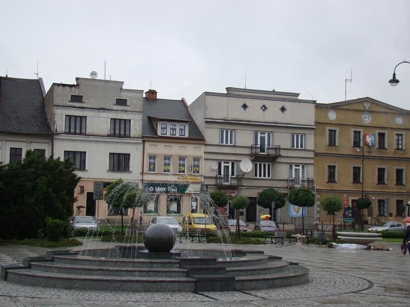 Rada Miejska w Kętach podniosła zarobki burmistrzowi, chociaż ten nie chciał