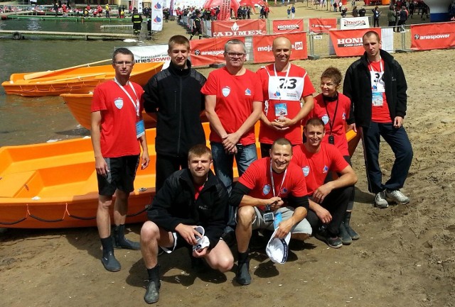 Mistrzowska drużyna strażaków ochotników ze Stalowej Woli, specjalizująca się w ratownictwie wodnym.
