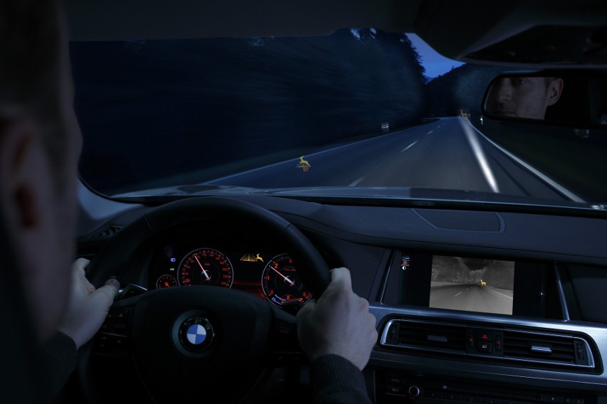 BMW Connected Drive: Night Vision z dynamicznym oświetleniem...