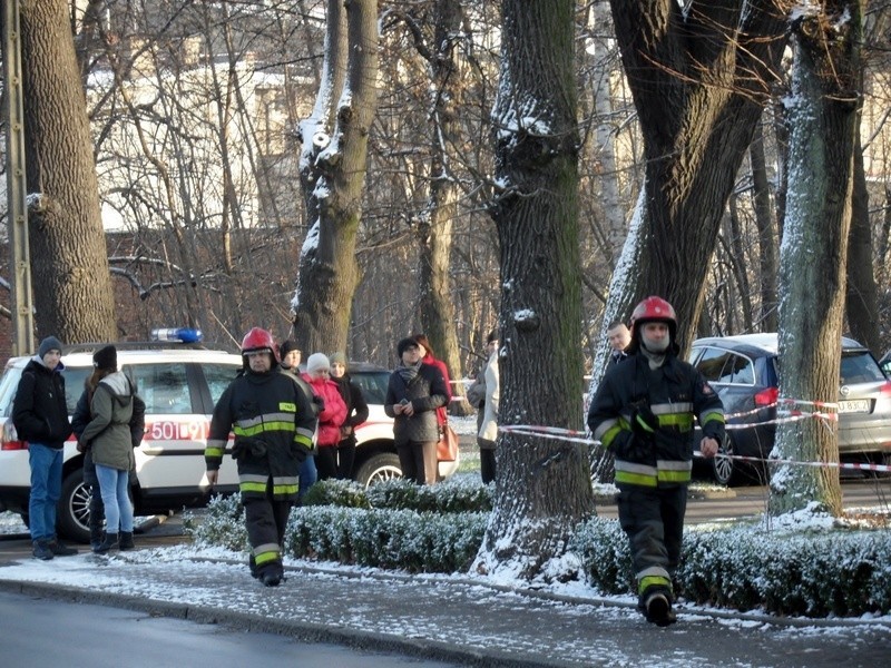 Alarm wszczął więzień na prośbę kolegi, którego czekała...