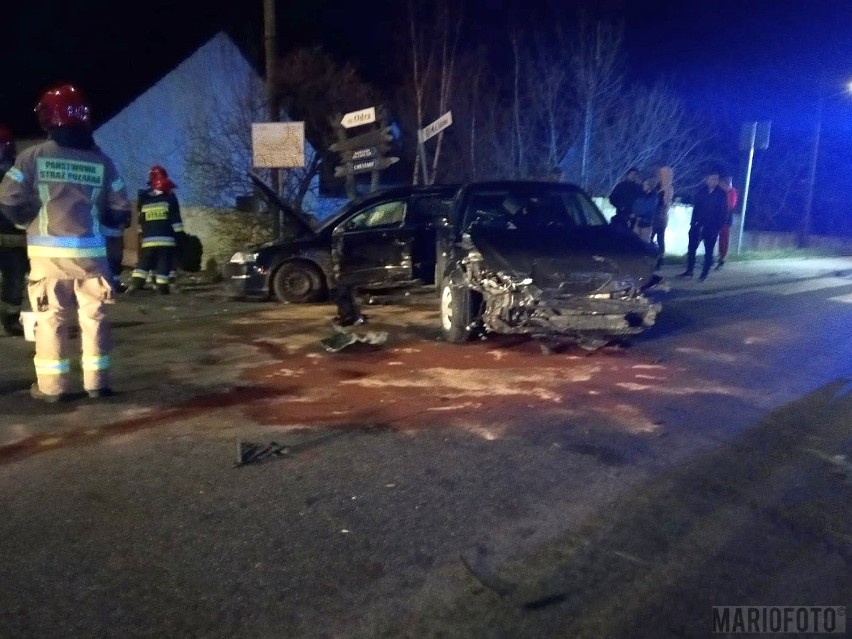 Zderzenie dwóch samochodów osobowych w Opolu Winowie.