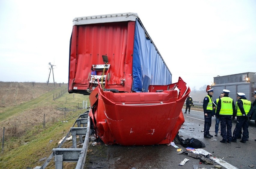 Śmiertelny wypadek na A4. Autostrada w stronę Krakowa odblokowana [ZDJĘCIA]