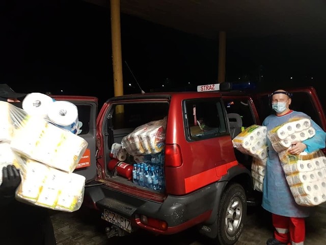 Strażacy, motocykliści, pracownicy szpitala. Trwają oddolne społeczne akcje zbiórki darów dla Szpitala Miejskiego w Miastku.